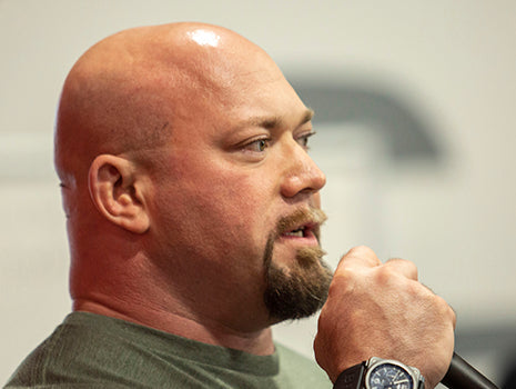 JL Holdsworth holding a microphoneJL Holdsworth holding a microphone