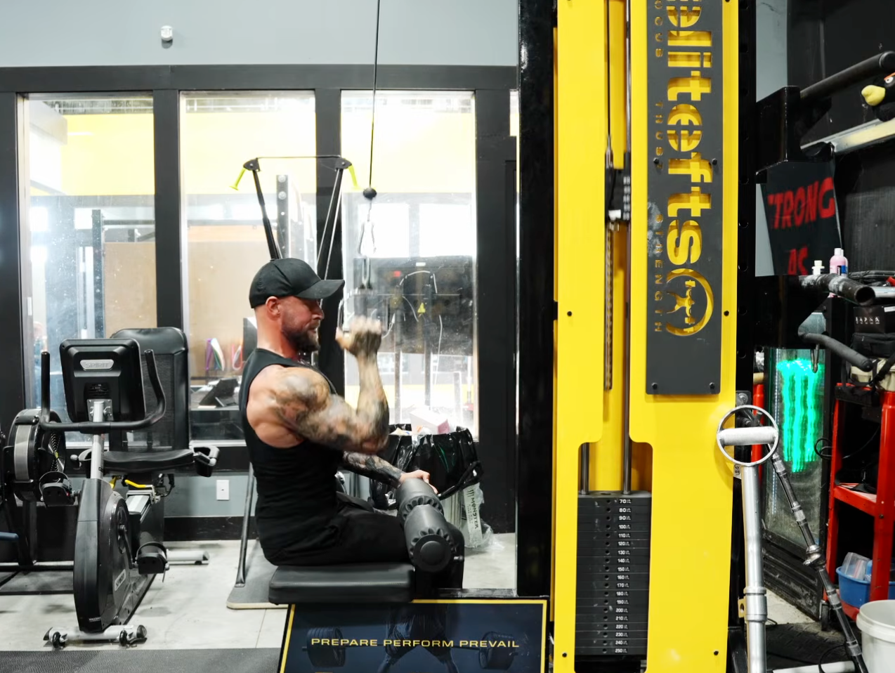 Drew one arm pulldown