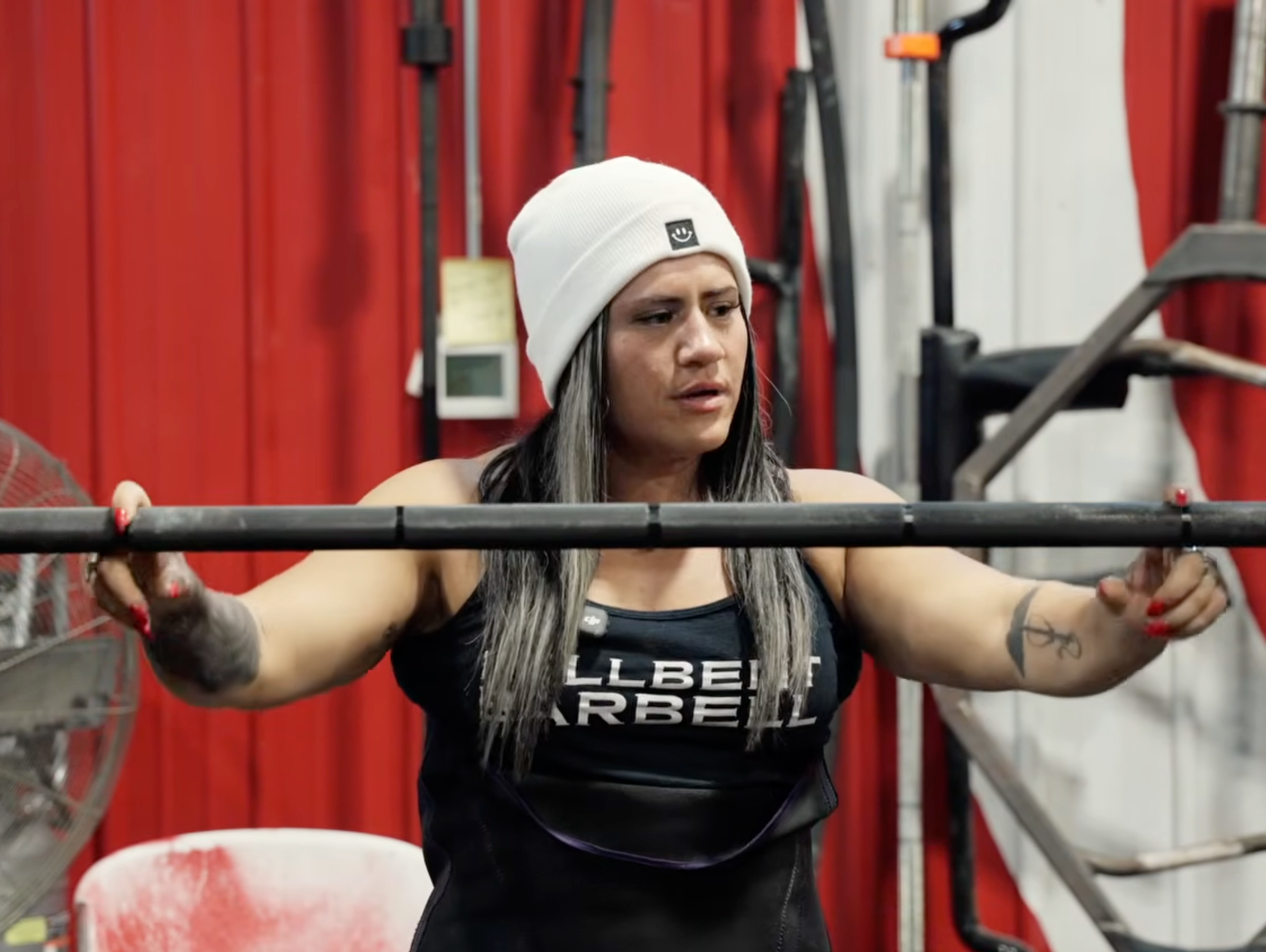 More Weight, Less Waste: 5 Counter-Intuitive Setup Secrets for a Massive Squat and Bench