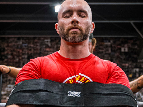guy concentrating before bench press