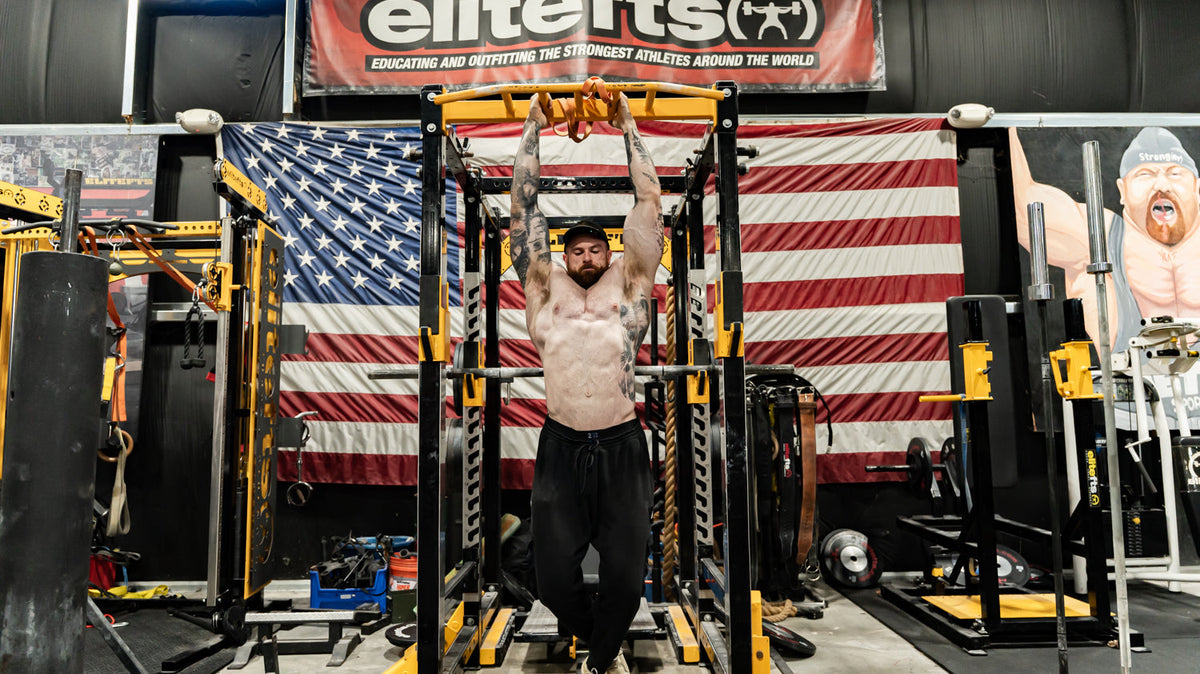 Jon Heck training beneath the elitefts banner during his Table Talk visit