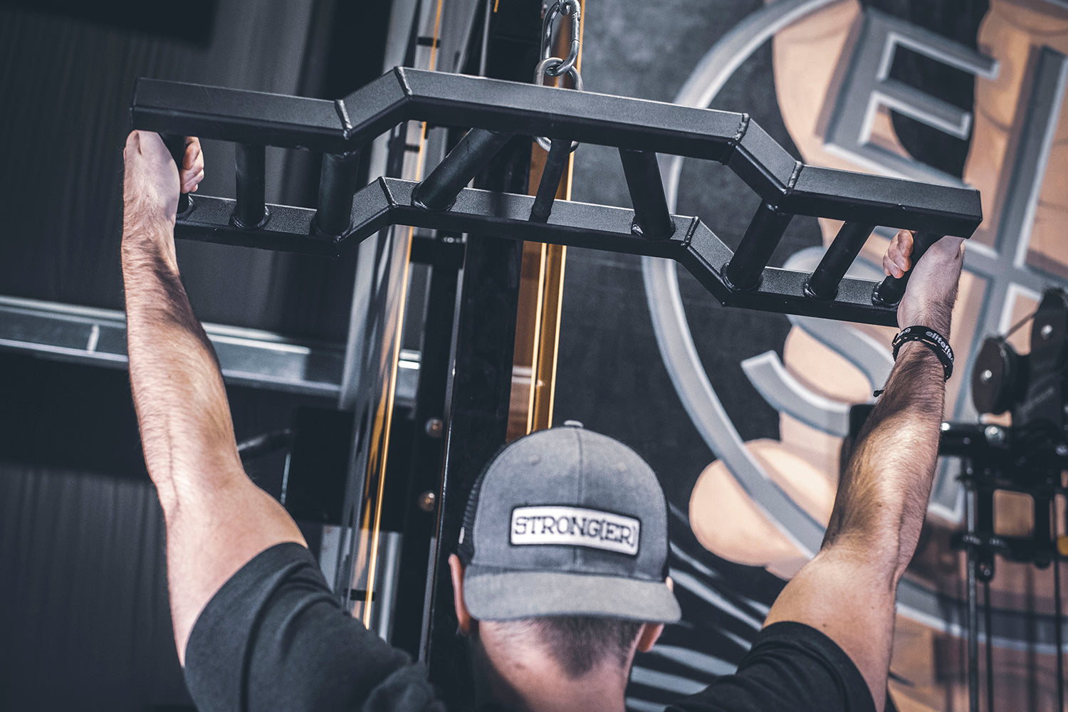 picture of pull downs using the American Cambered Neutral Grip Attachment