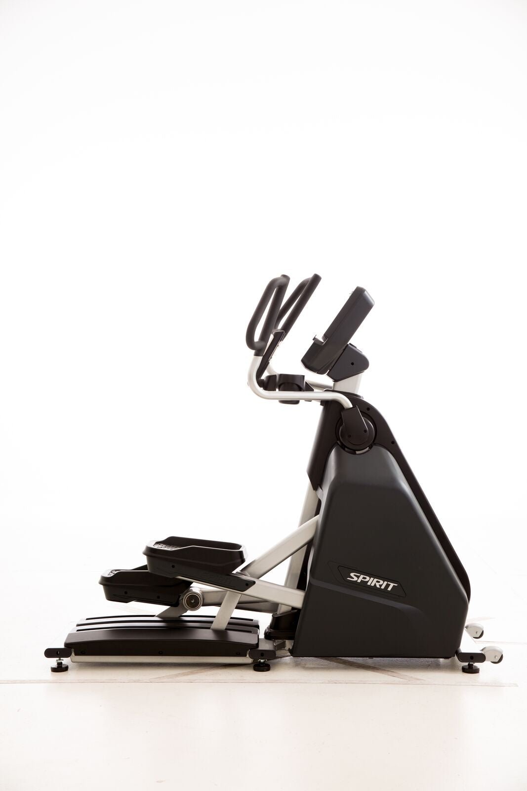 Black elliptical machine with 'Spirit' branding on a white background