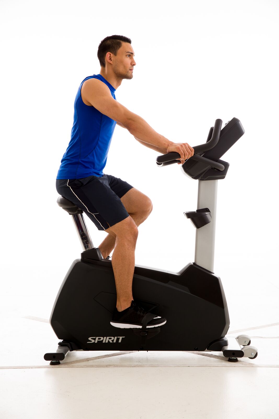 picture of CU 900 upright bike in use