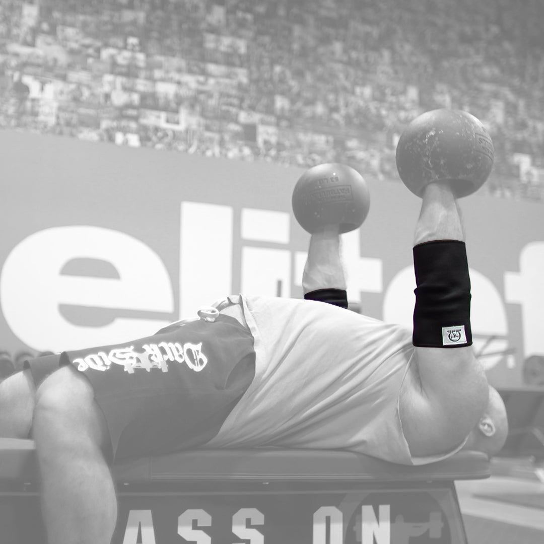 picture of lifter using ELITEFTS HEAVY ELBOW SLEEVE