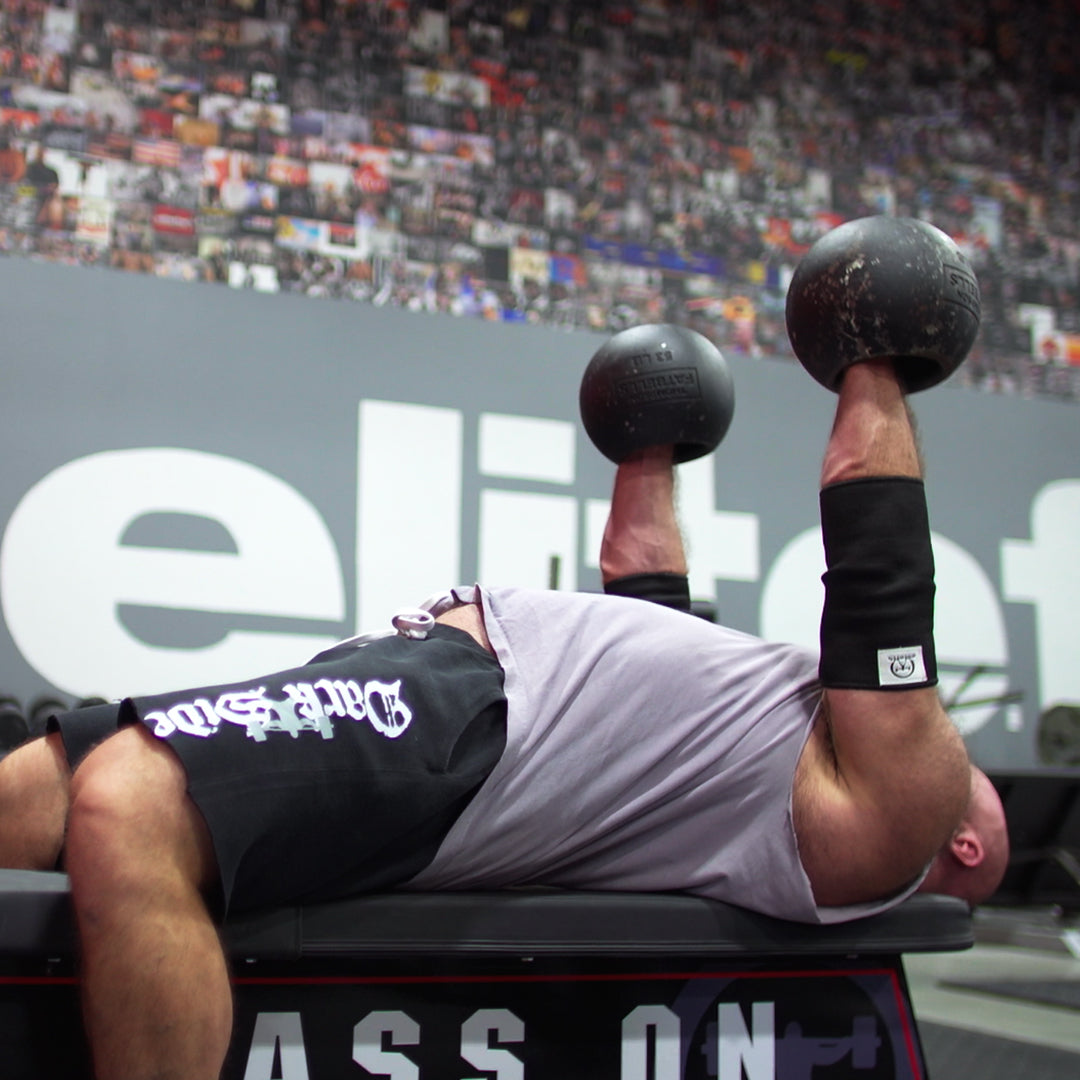 picture of lifter using ELITEFTS SUPER HEAVY ELBOW SLEEVE