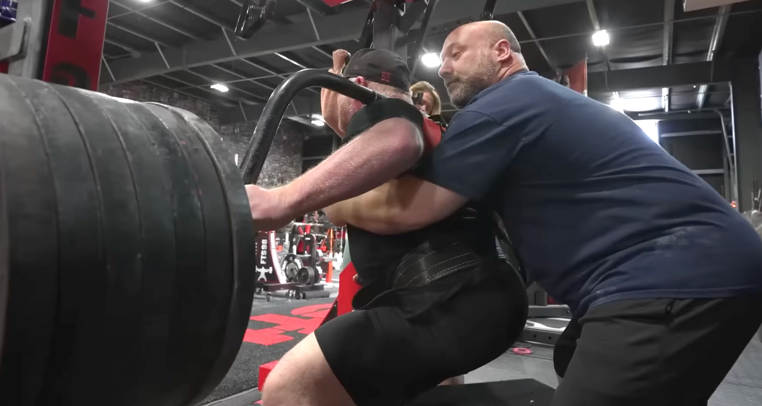 Big Cambered Bar Squat 
