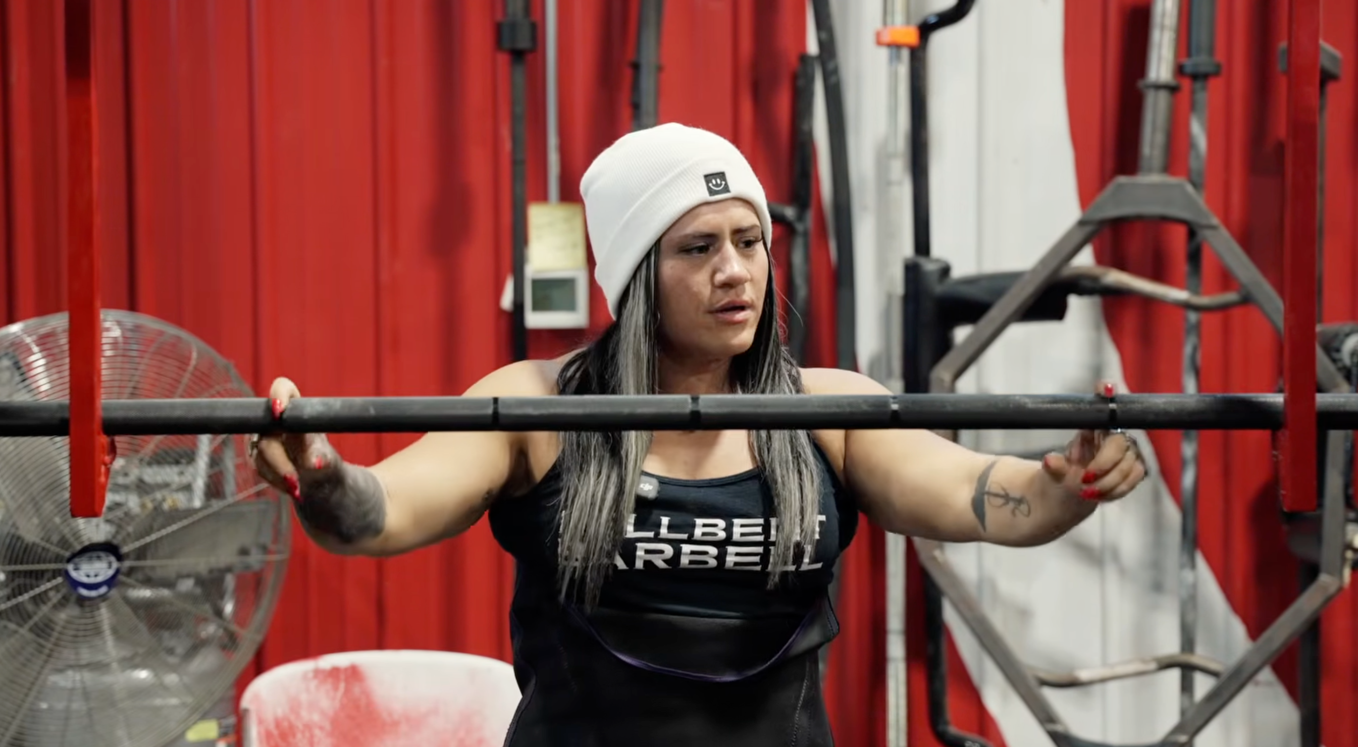 More Weight, Less Waste: 5 Counter-Intuitive Setup Secrets for a Massive Squat and Bench