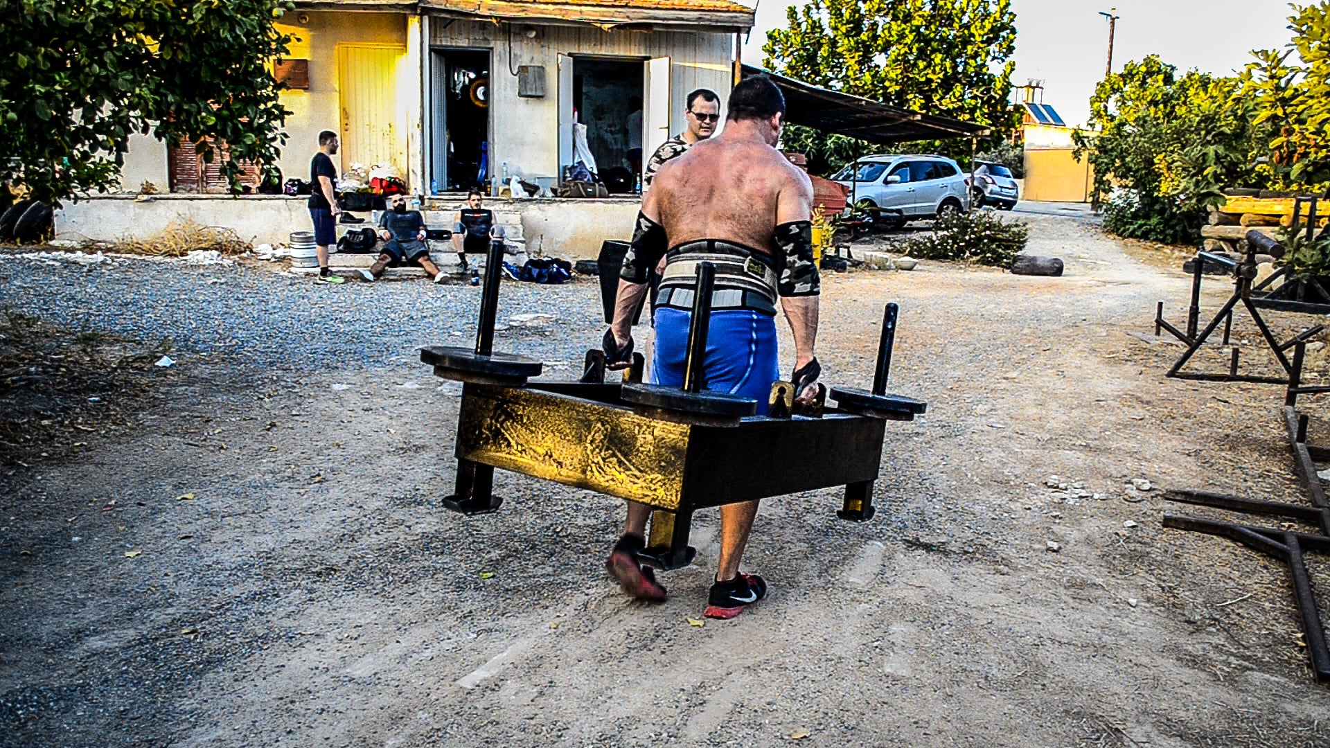 Strongman Frame Carry: Day Freaking ONE!