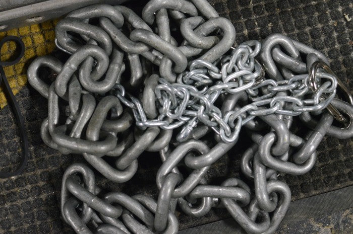 DAILY MOVEMENT - Setting Up Chains for the Squat