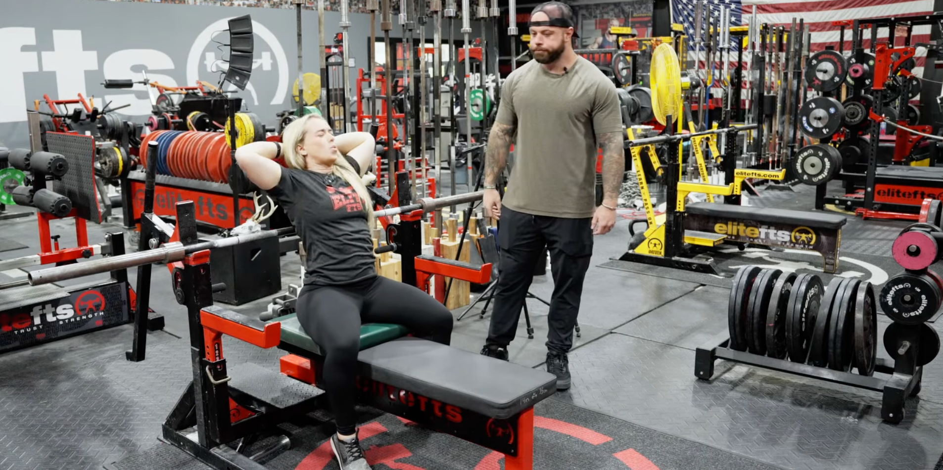 Coaching T-spine using the barbell in the gym 