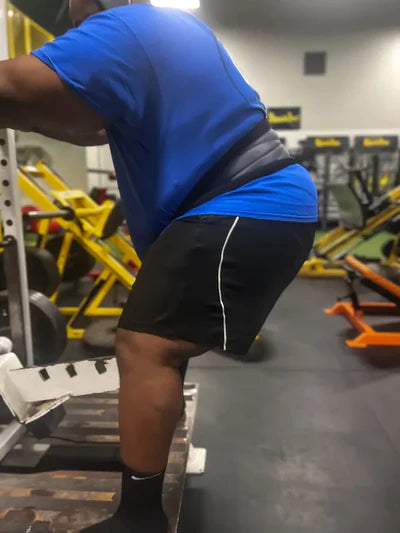 NEW-PILLOW-BELT-SQUAT in use picture