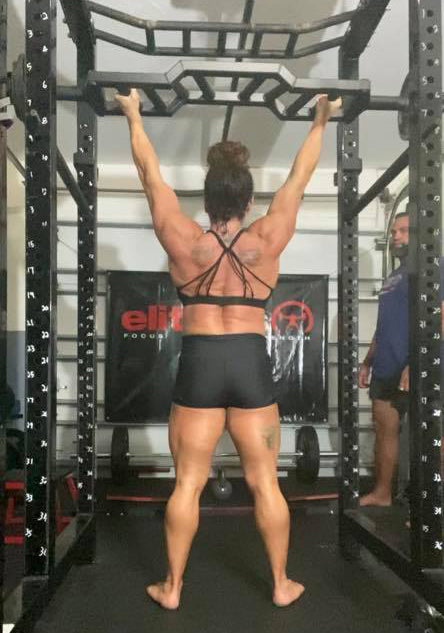 lifter overhead pressing AMERICAN CAMBERED GRIP BAR