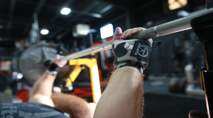 picture of Camo Wrist Wraps being used in bench press
