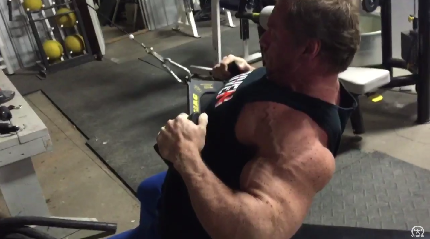 How to Do a Close-Grip Seated Cable Row With Proper Form - CalorieBee