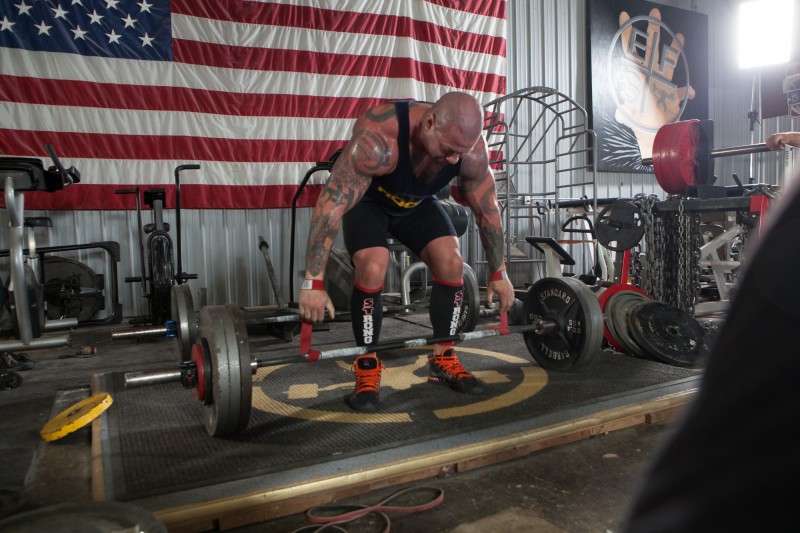How Is This Possible”: Elite Powerlifter Once Pretended to Be a Beginner at  the Gym and Shocked Everyone in the End - EssentiallySports
